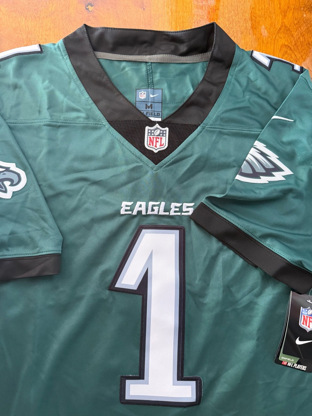 Jalen Hurts Philadelphia Eagles #1 Football Jersey Size Medium - Picture 4 of 4